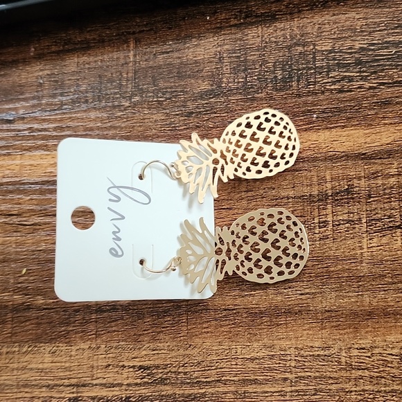 Pineapple earrings NWT - Picture 5 of 6